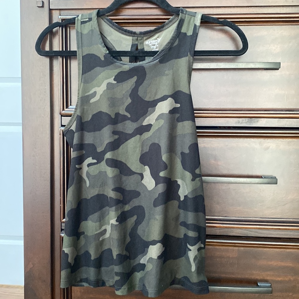 Old Navy Active Breathe On Camo Tank - Picture 4 of 4